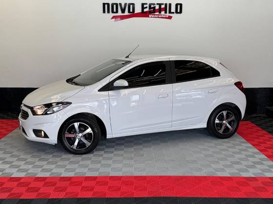 CHEVROLET ONIX 1.4 MPFI LTZ 8V FLEX 4P MANUAL CHEVROLET ONIX 1.4 MPFI LTZ 8V FLEX 4P MANUAL